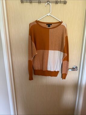 Tahari Two-Tone Block Crewneck Sweater - Rust & Cream
